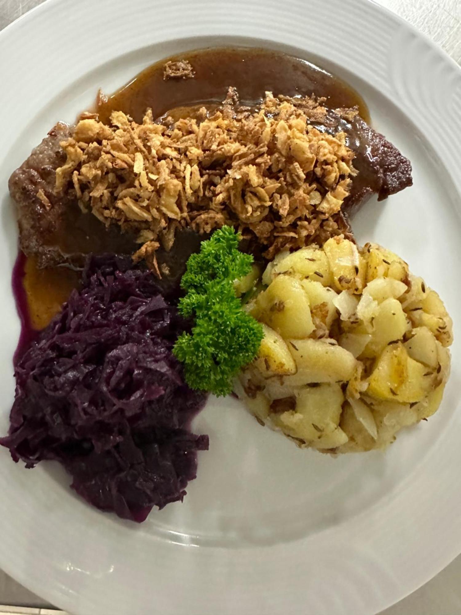 Hotel-Restaurant Kreuzhuber Neuburg am Inn Esterno foto